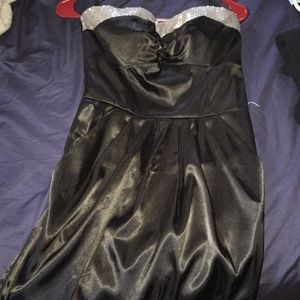 Silk like material with zip up back